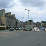 Groupe de deux maisons identiques