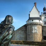 Ensemble du centre-ville : ensemble dit Clos-cathédral, comprenant la cathédrale de la Résurrection, un immeuble de logements, des bureaux et commerces.