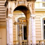 Colonne en marbre blanc