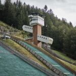 La tour des juges du tremplin de ski à Chaux-Neuve