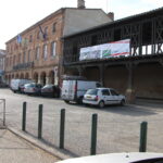 Mairie et maisons de la place