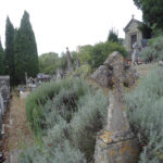 Croix de cimetière en pierre