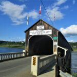 Pont couvert en bois