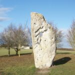 Menhir dit Pierre Percée ou des Arabes