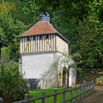 Pigeonnier à pans de bois de la Restrie