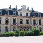 Croix en pierre à la sortie du hameau