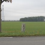 Bornes à fleur de lys n°s 25 et 26