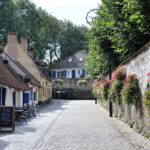 Maisons adossées aux anciens remparts