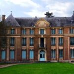 Château de Val-Freneuse (également sur commune de Freneuse)
