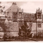 Maison, dans la cour du Musée des Antiquaires de Normandie