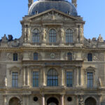 Croix sculptée du 14e siècle, à Châtenet