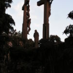 Croix sculptée du 15e siècle