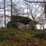 Dolmen de Chiroux dit La Pierre-Levée et son tumulus