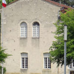 Ancienne manufacture royale de toile, actuellement caserne Valence