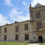 Château, actuellement Hôtel de ville et justice de paix