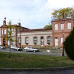 Halle-mairie, actuellement bibliothèque municipale